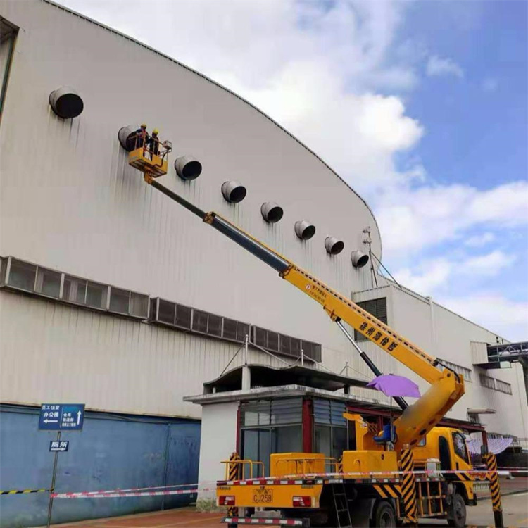 荣县高空作业车出租服务：专业广告牌安装解决方案