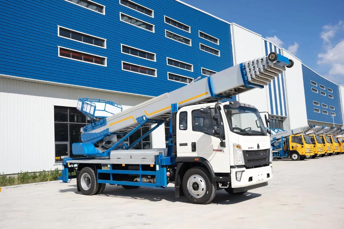 荣县出租云梯车高空作业车 建筑垃圾搬运