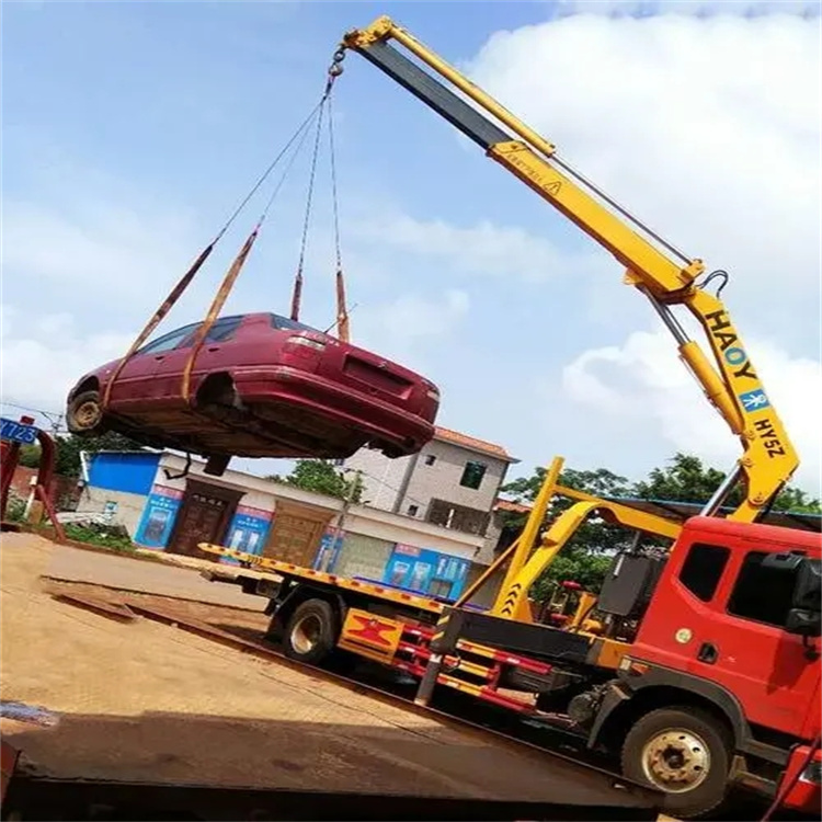 荣县吊车吊汽车的正确方法